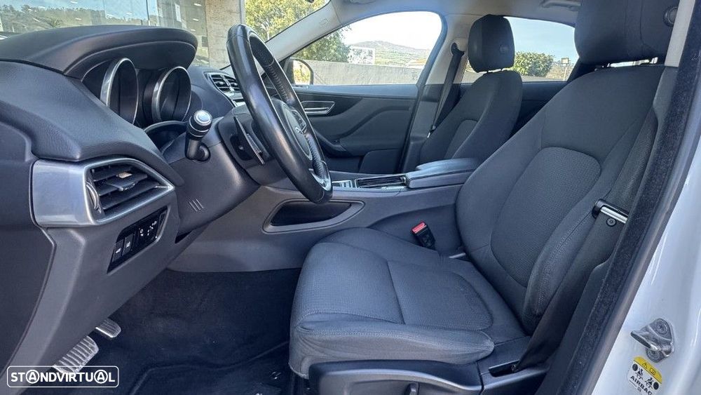 Jaguar F-Pace 2.0 i4D Pure Aut. - 12