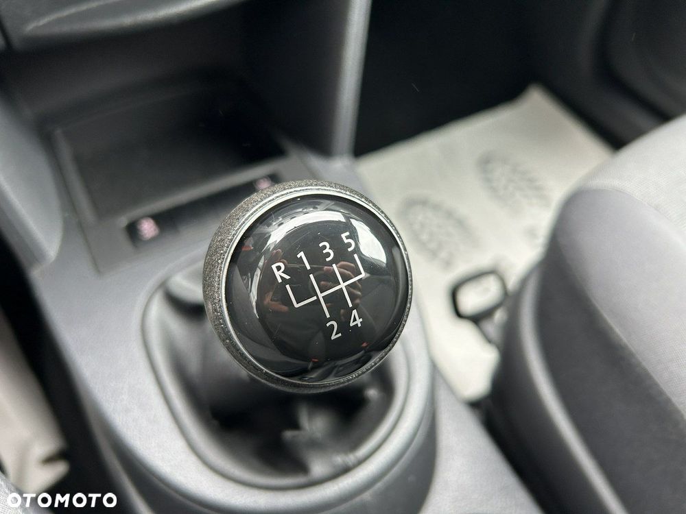 Volkswagen Caddy - 15