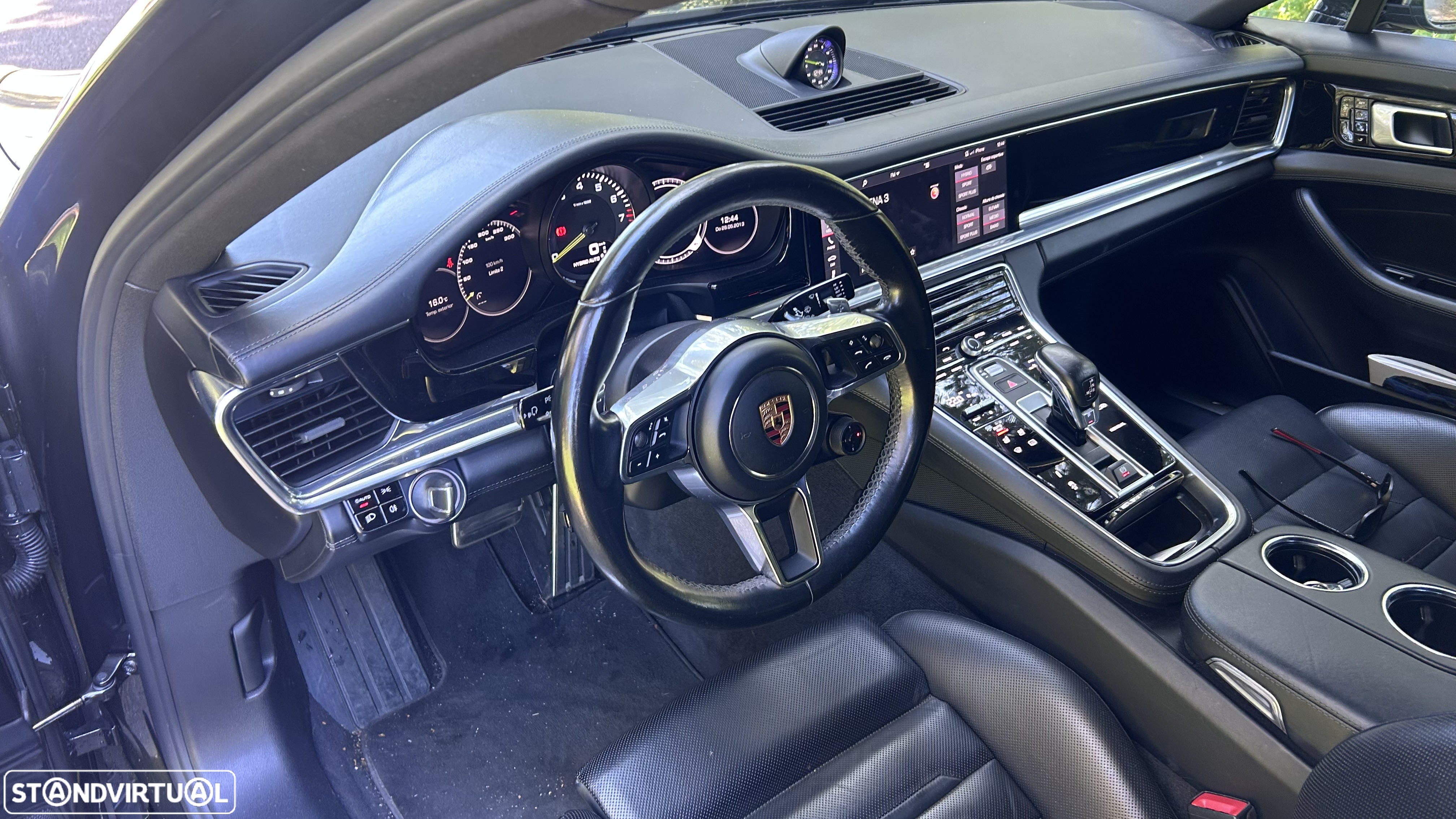 Porsche Panamera 4 E-Hybrid - 18