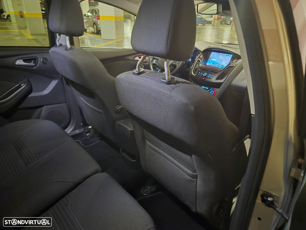 Ford Focus 1.0 SCTi Titanium - 31
