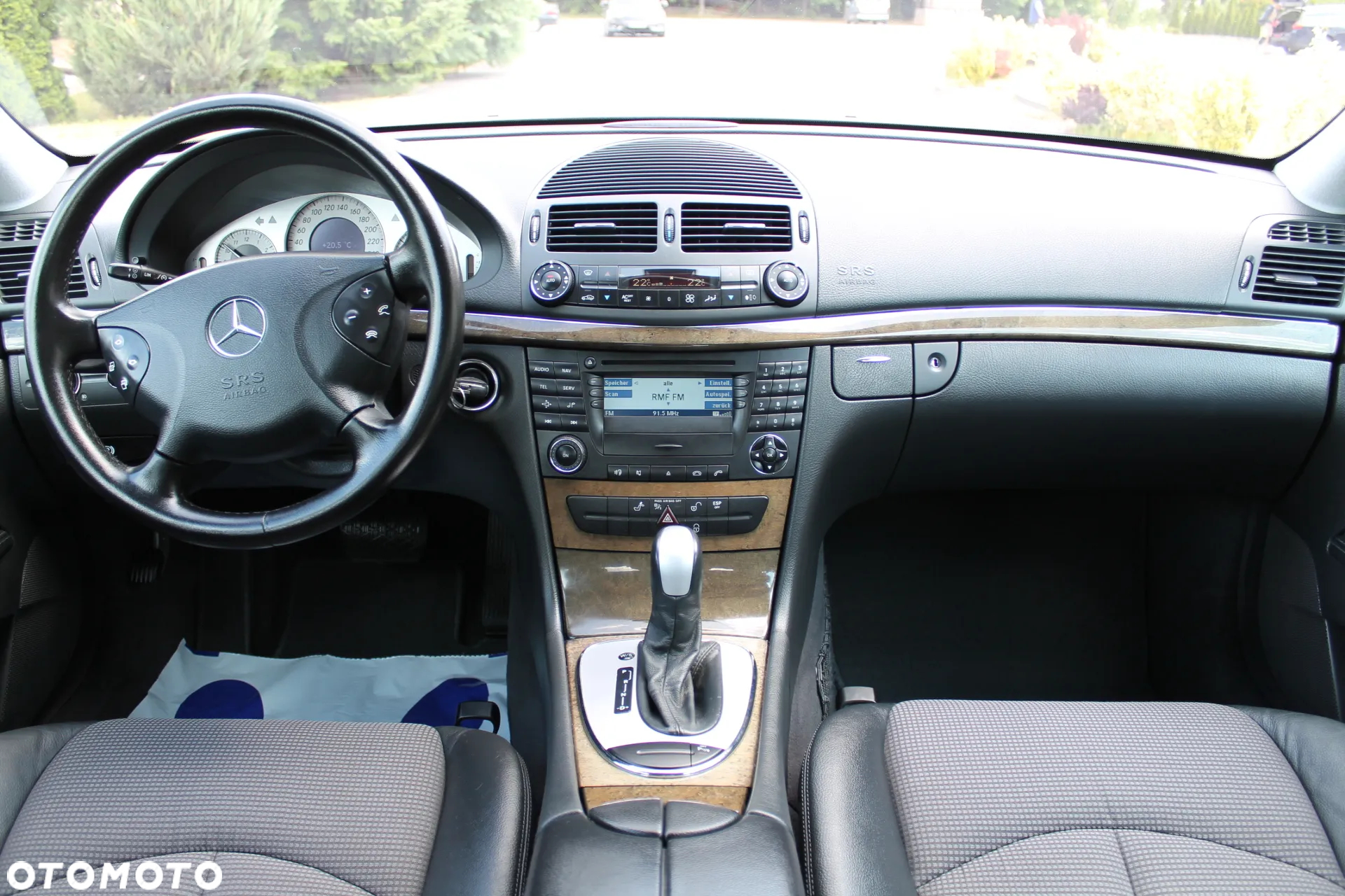 Mercedes-Benz Klasa E 240 4-Matic Avantgarde - 25