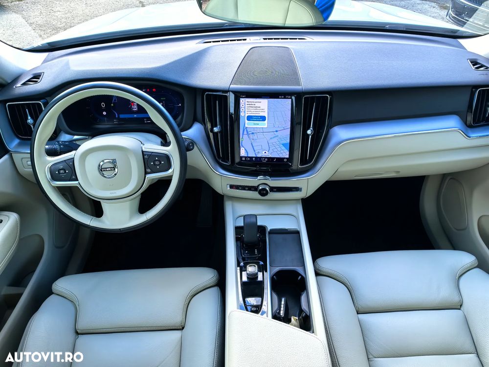 Volvo XC 60 T8 AWD Recharge Geartronic Inscription Expression - 5