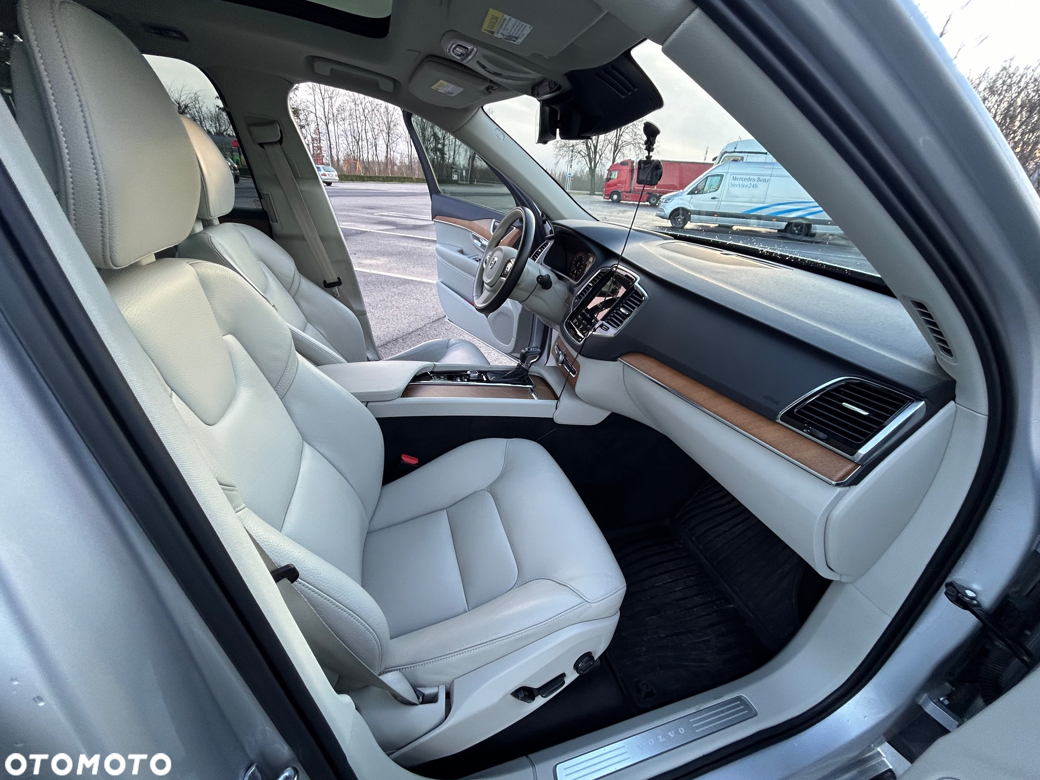 Volvo XC 90 T6 AWD Momentum Pro 7os - 29