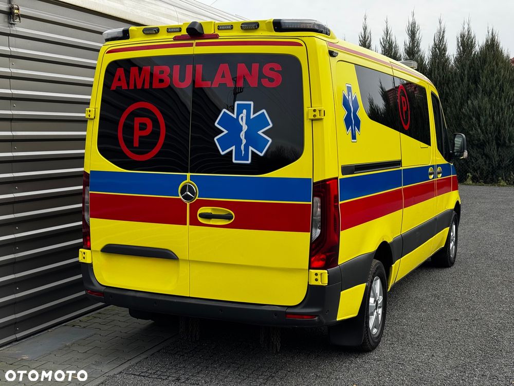 Mercedes-Benz Sprinter - 12