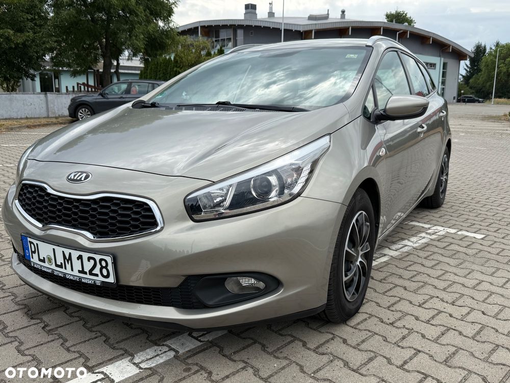 Kia Ceed 1.4 CVVT Dream Team Edition - 2