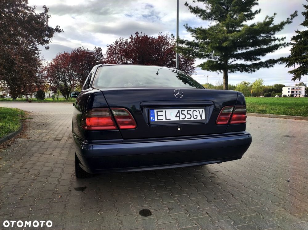 Mercedes-Benz Klasa E 200 Kompressor Classic - 3