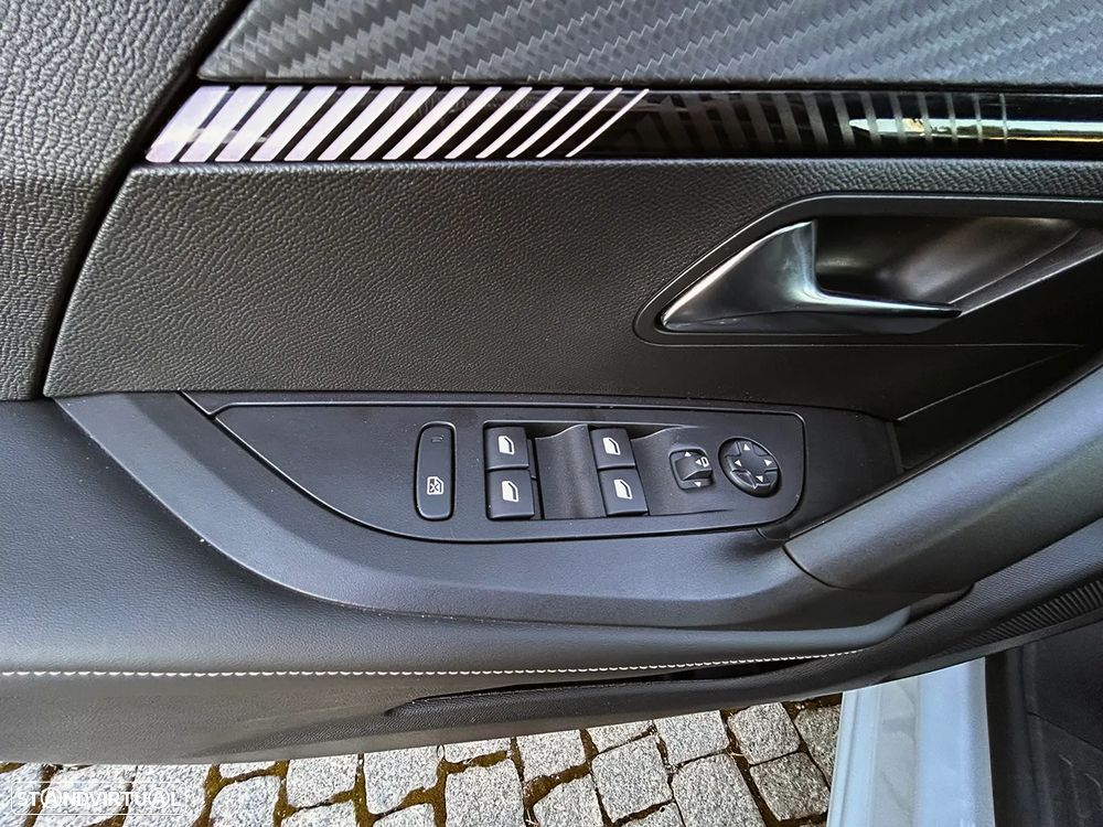 Peugeot e-2008 50 kWh Allure Pack - 31