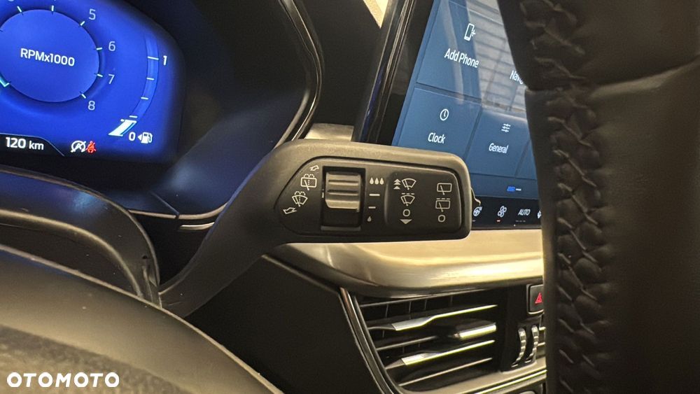 Ford Focus 1.0 EcoBoost mHEV Titanium X - 26