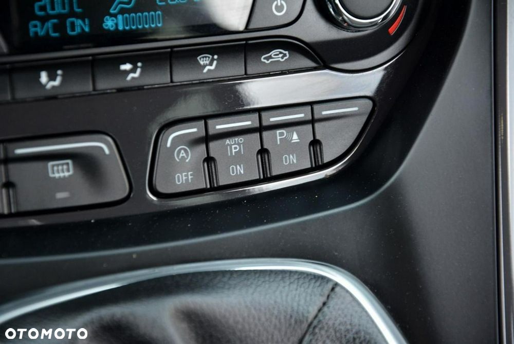 Ford Kuga 2.0 TDCi 4x4 Titanium - 28