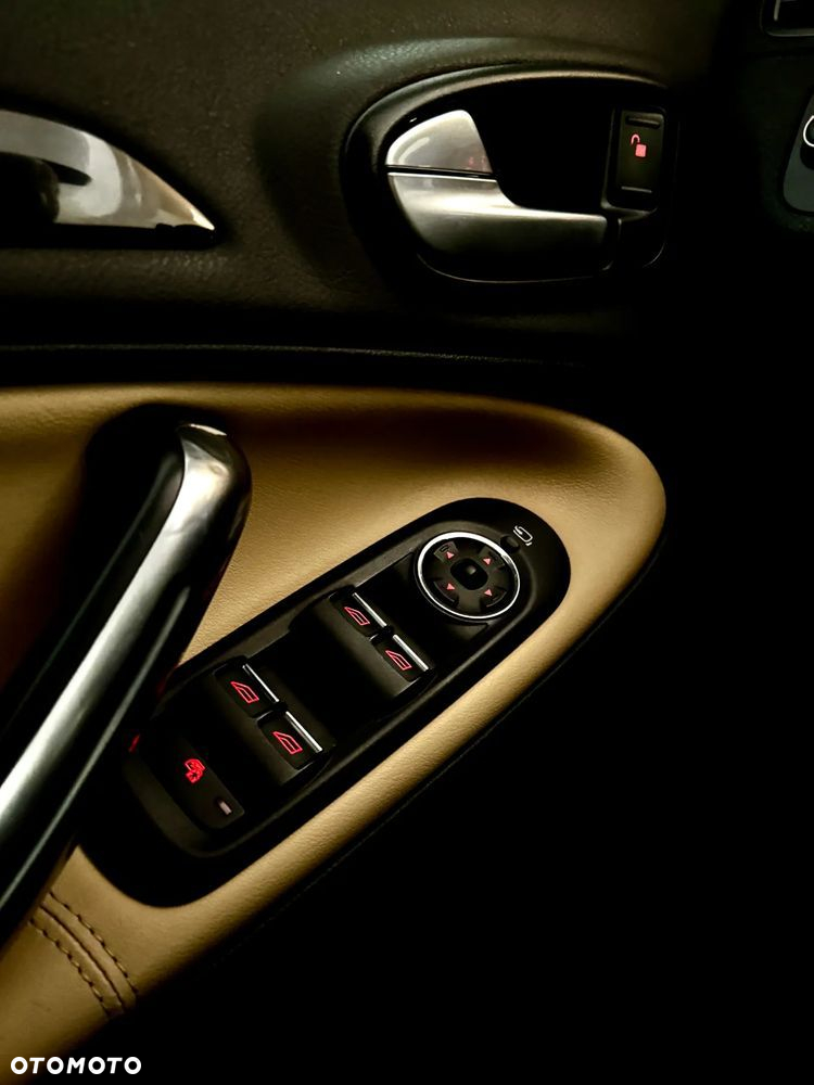 Ford S-Max - 34
