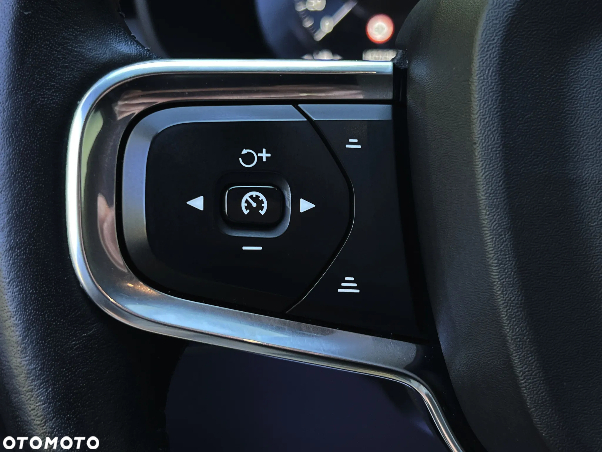 Volvo XC 40 D4 AWD Geartronic Momentum - 29