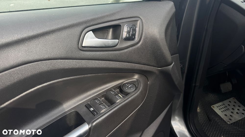 Ford Escape 2.0 EcoBoost AWD Titanium - 19