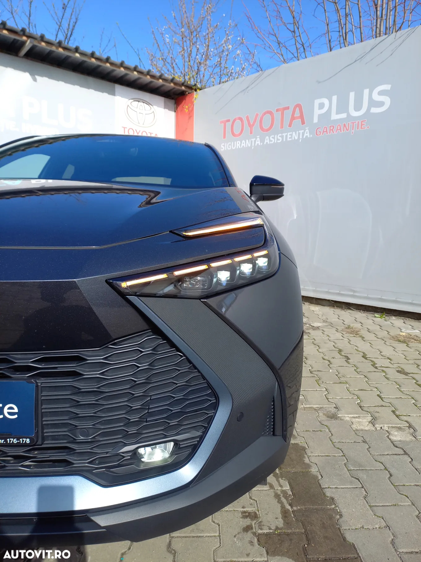 Toyota C-HR 1.8 HEV 140 CP 4x2 CVT Dynamic - 32