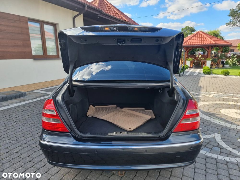 Mercedes-Benz Klasa E 240 4-Matic Avantgarde - 9