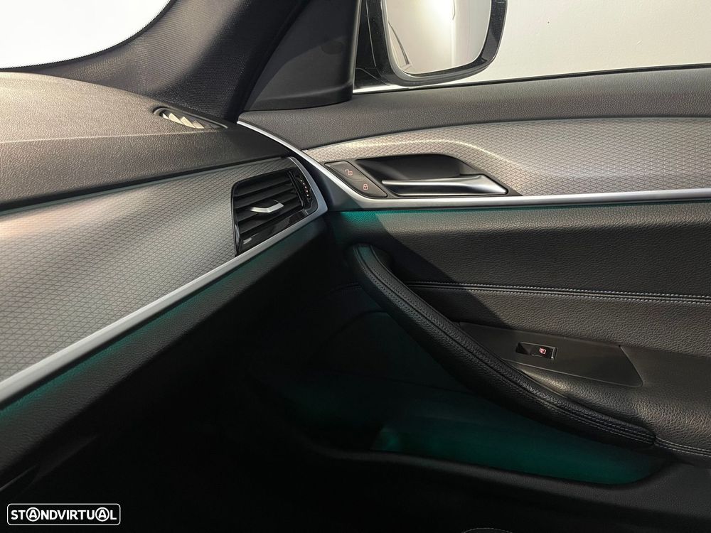 BMW 530 e iPerformance Pack M - 32