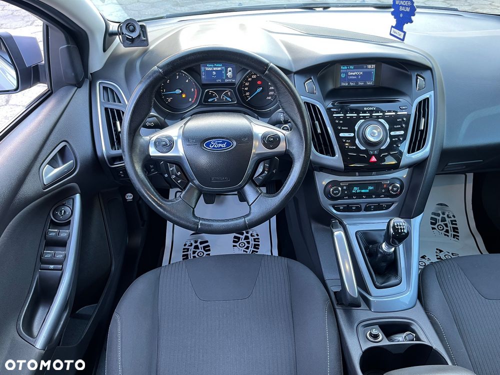 Ford Focus - 25