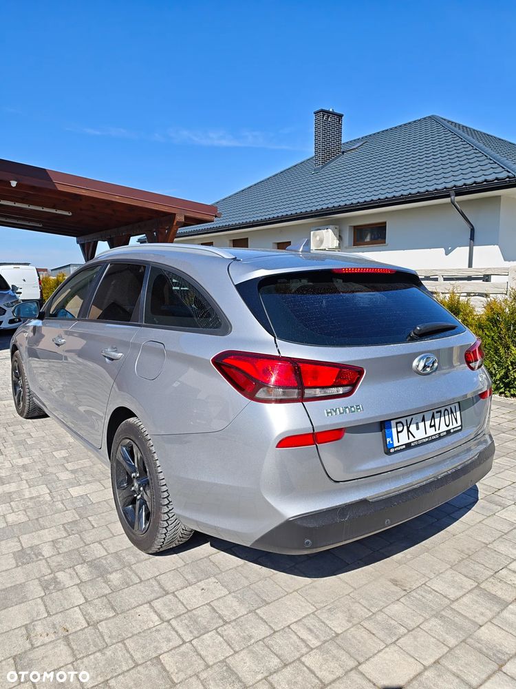 Hyundai i30 1.5 DPI Classic + - 5