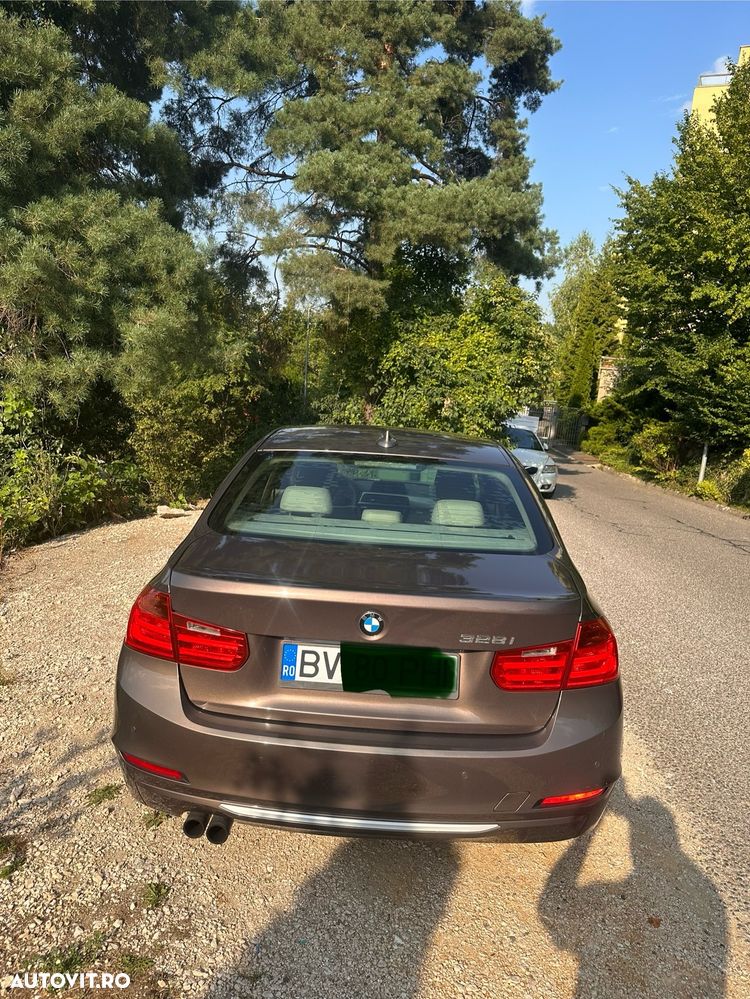 BMW Seria 3 328i Touring Aut. - 2