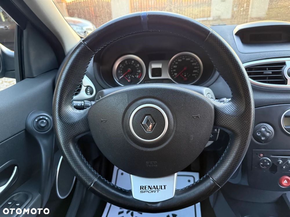 Renault Clio - 25