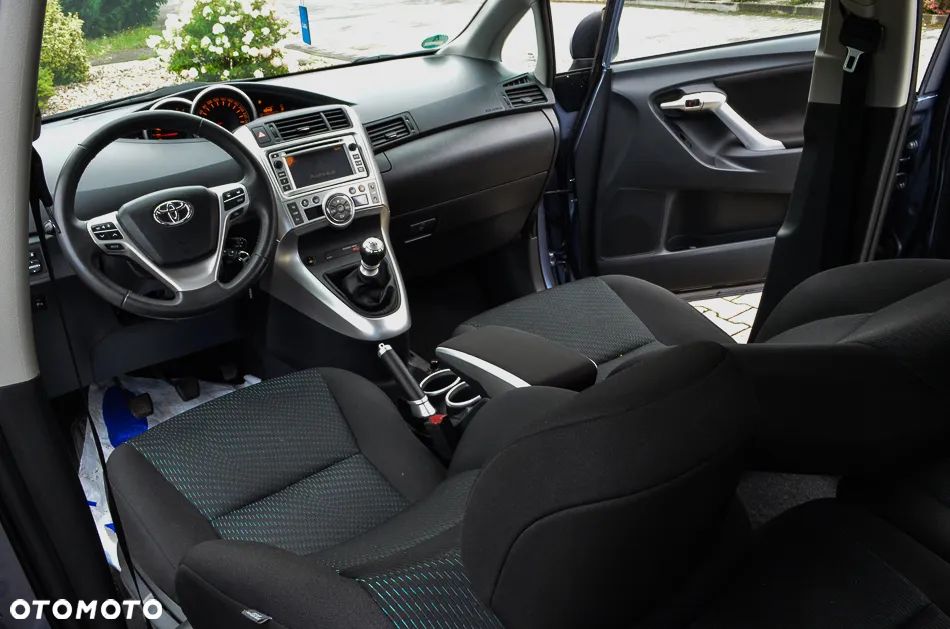 Toyota Verso 1.6 Premium 7os - 19