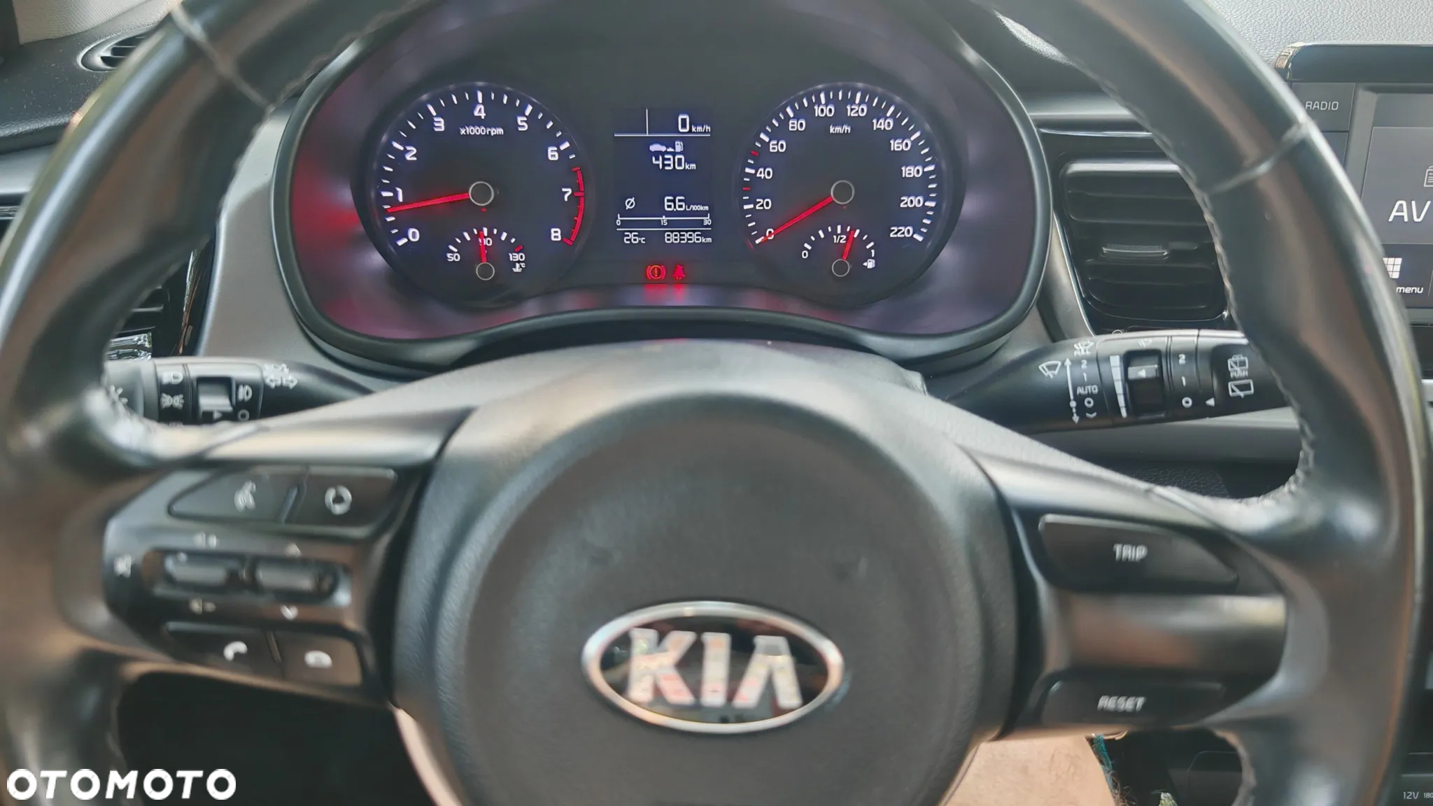 Kia Rio 1.2 L - 8
