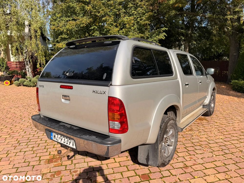 Toyota Hilux 2.5 D-4D SR5 - 22