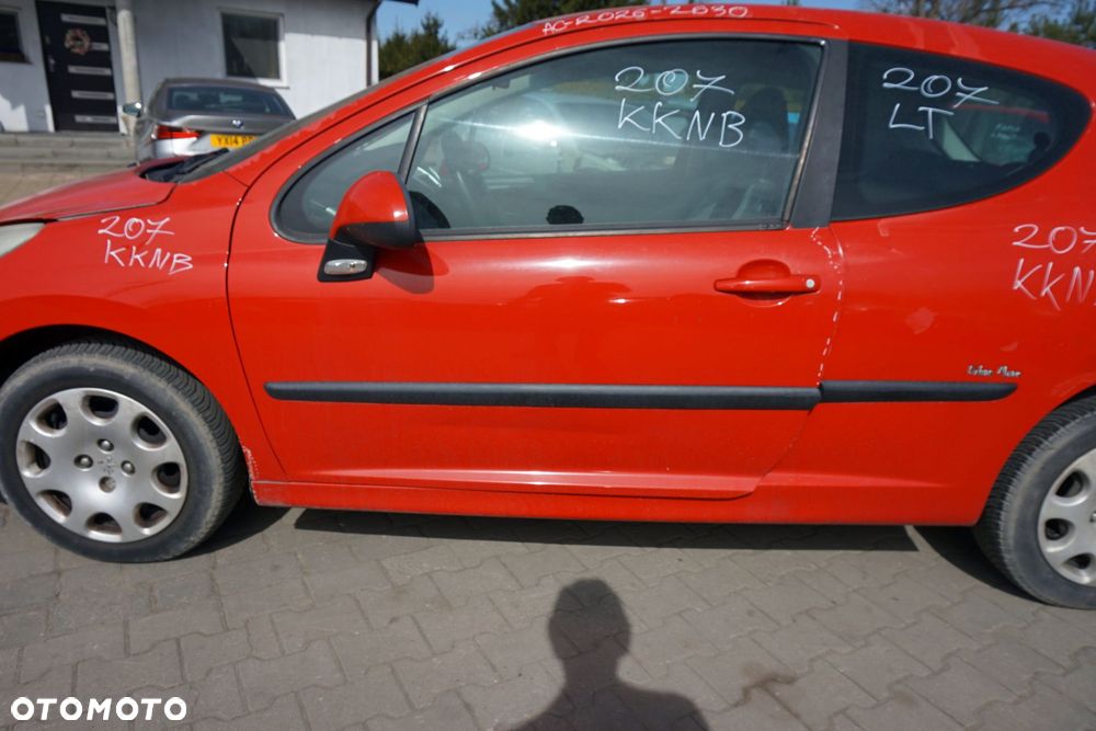 DRZWI PRZEDNIE LEWE 207  3D HB KKNB  CZERWONY PEUGEOT 2006-2009 - 3