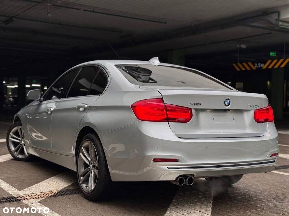 BMW Seria 3 330i xDrive - 2