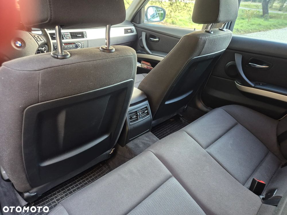 BMW Seria 3 320d - 11
