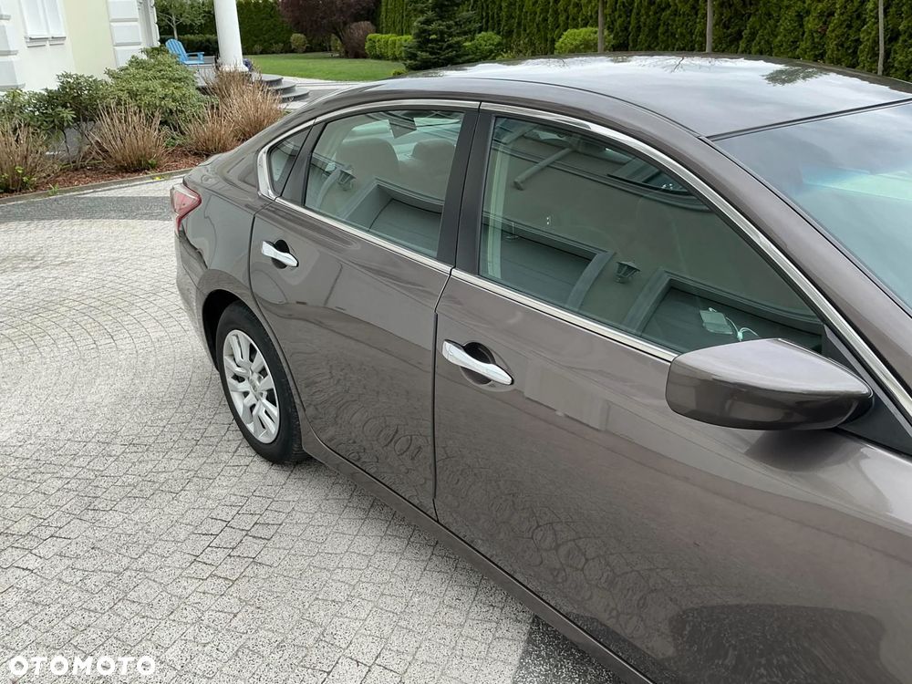 Nissan Altima - 9