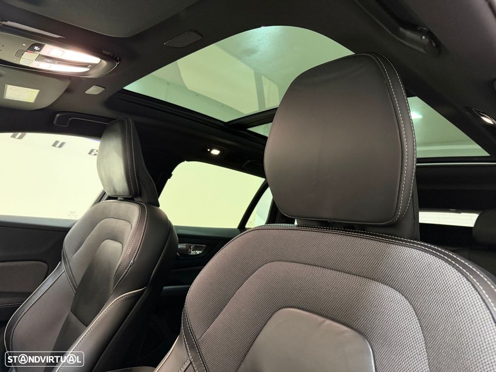 Volvo V60 2.0 T8 AWD TE Plus Dark - 23
