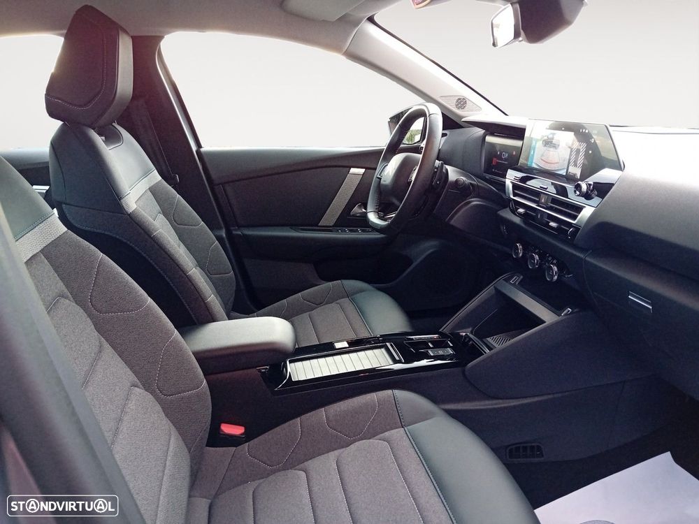 Citroën C4 1.2 Hybrid Plus e-DSC6 — fotografia 15