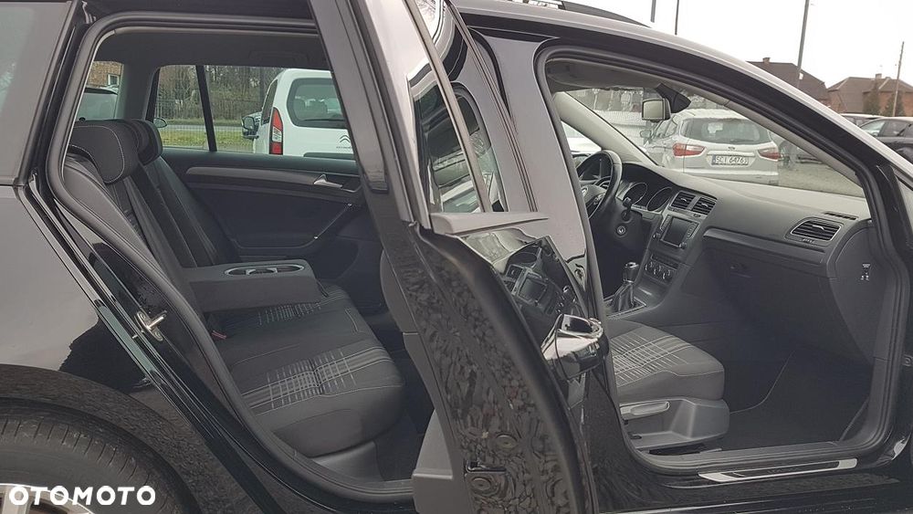 Volkswagen Golf Variant 2.0 TDI BlueMotion Technology Lounge - 23