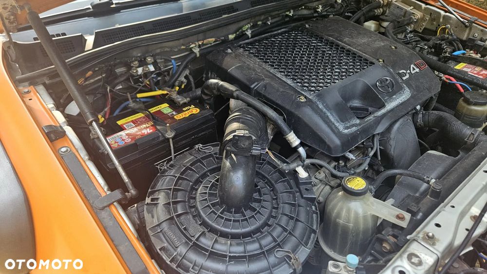 Toyota Hilux 2.5 D-4D DLX + - 29