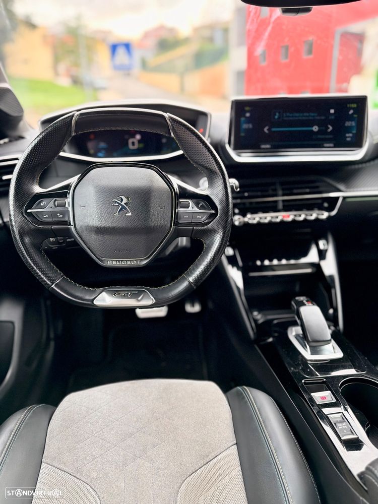 Peugeot e-208 GT - 5