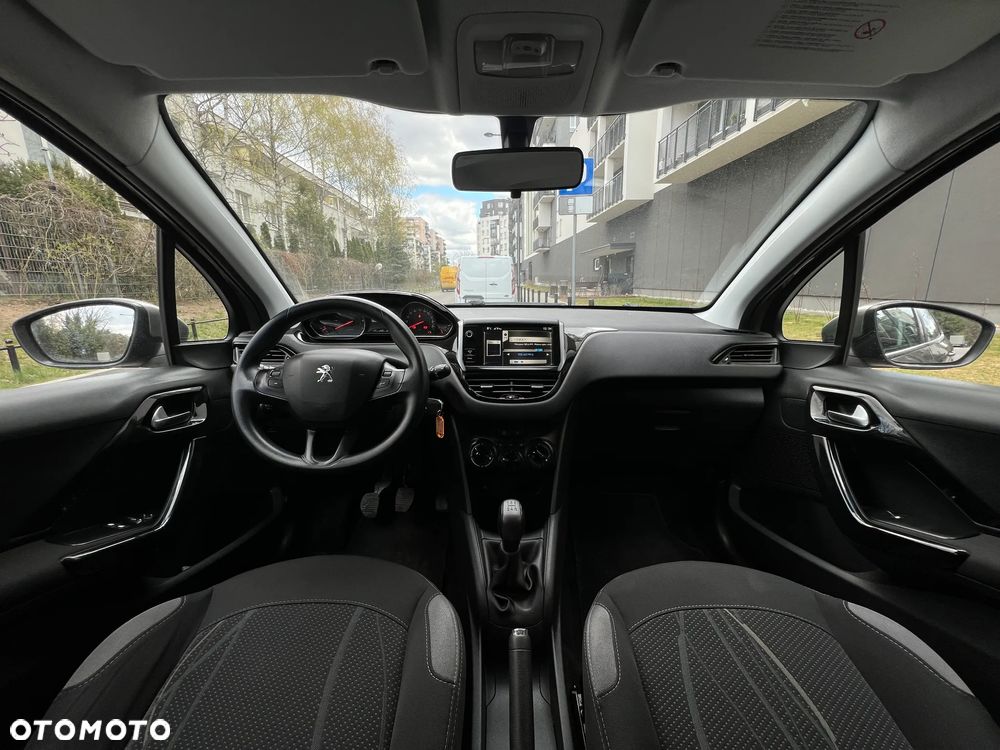 Peugeot 208 - 5