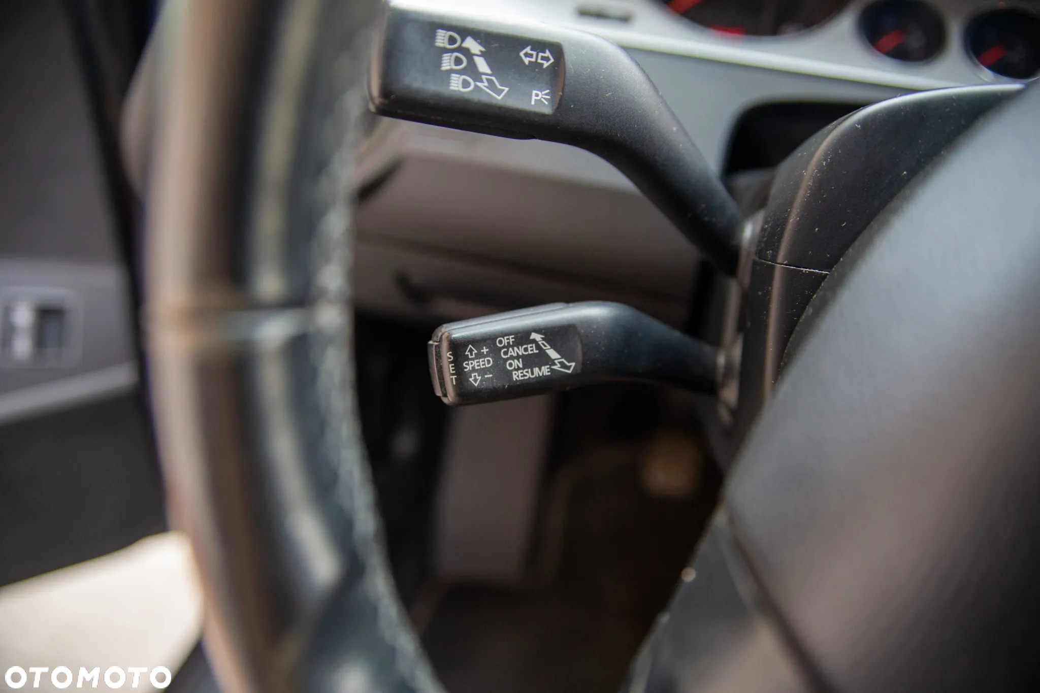 Volkswagen Passat 1.9 TDI Sportline - 11
