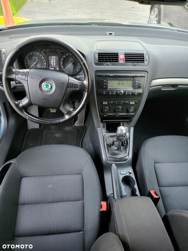 Skoda Octavia 1.6 Combi Ambiente - 14