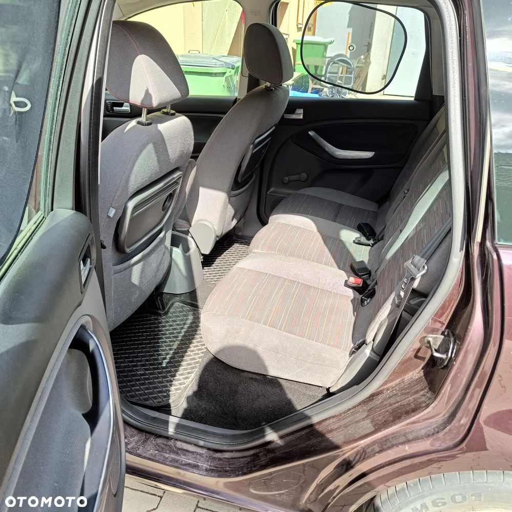 Ford C-MAX - 13