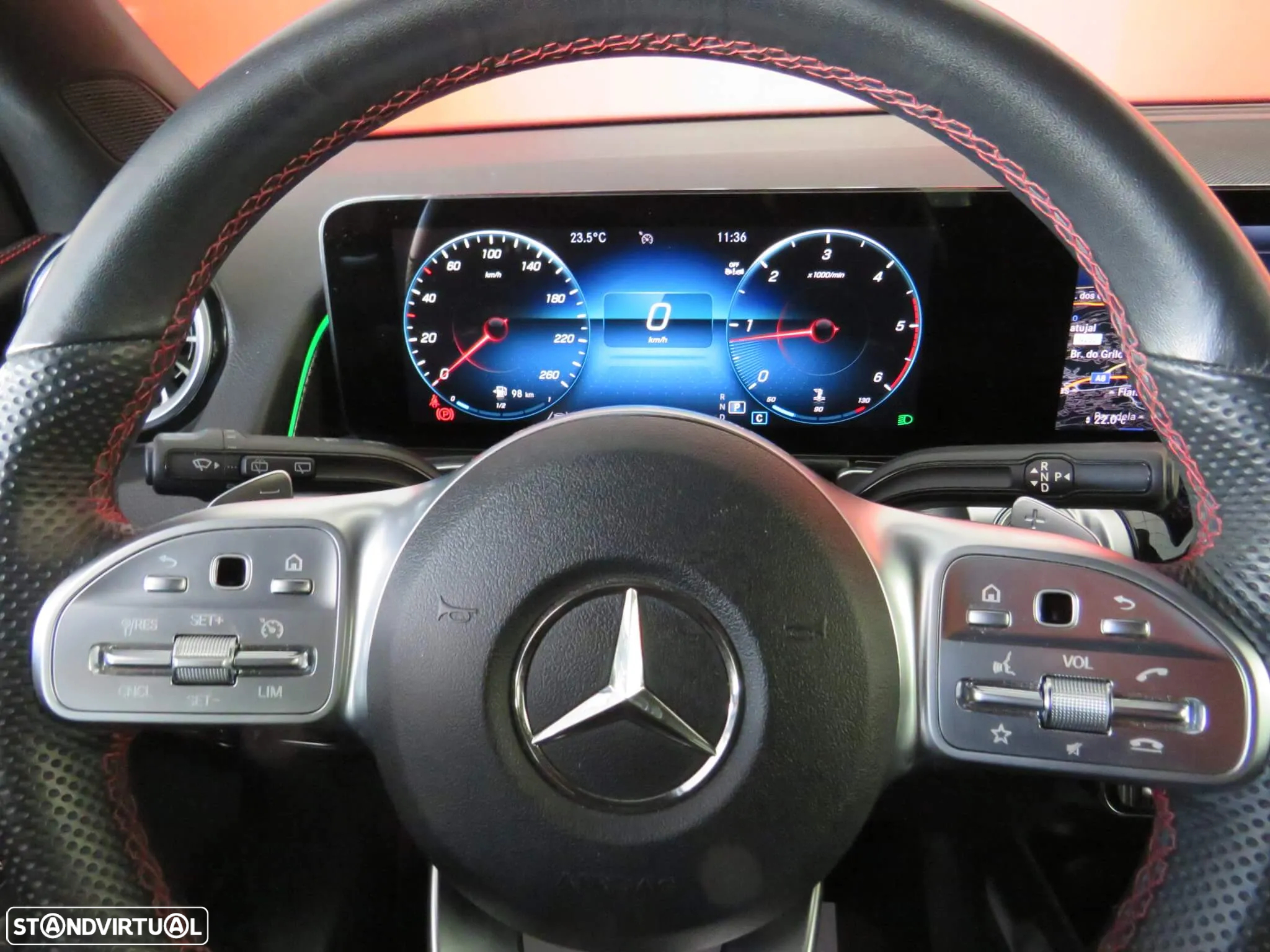 Mercedes-Benz GLB 200 d AMG Line - 18