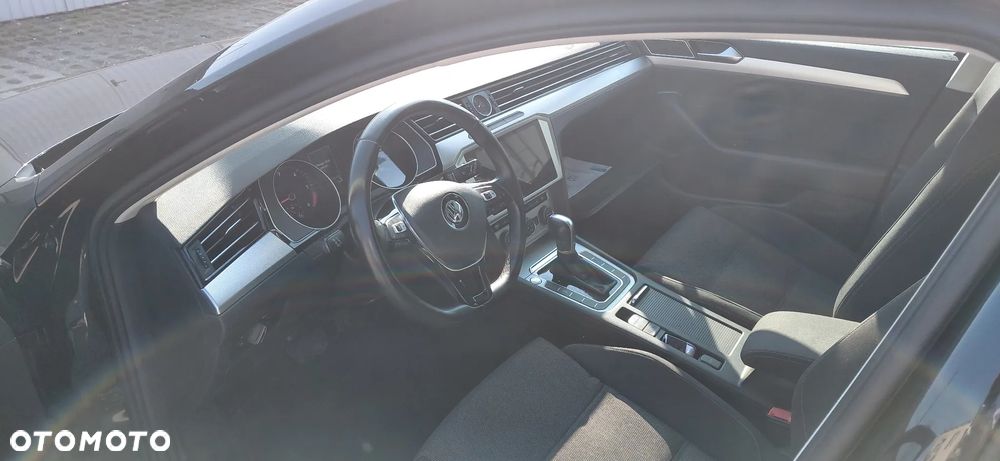 Volkswagen Passat - 5