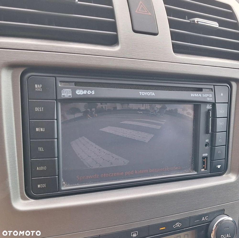 Toyota Avensis - 8