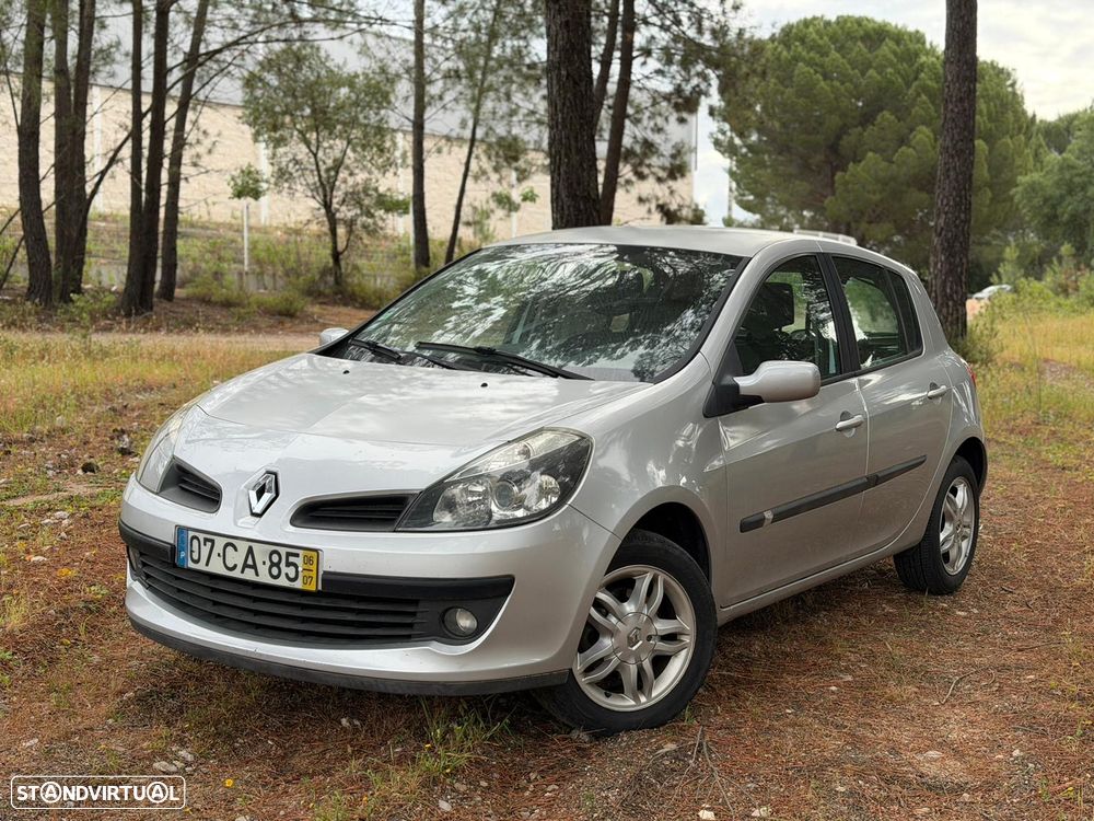 Renault Clio 1.2 16V Dynamique - 1