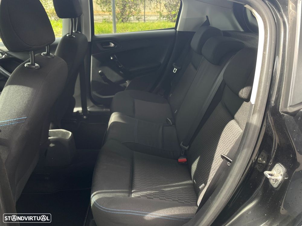 Peugeot 208 1.2 PureTech Style - 15