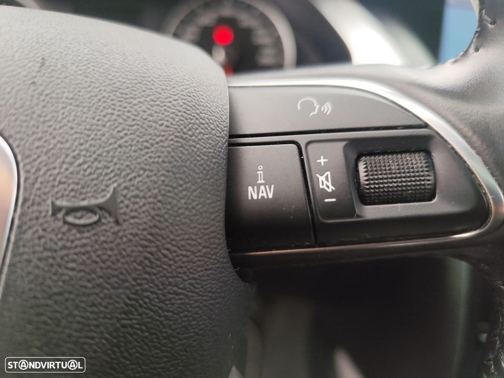 Audi A4 Avant 2.0 TDI Business Line Sport - 23