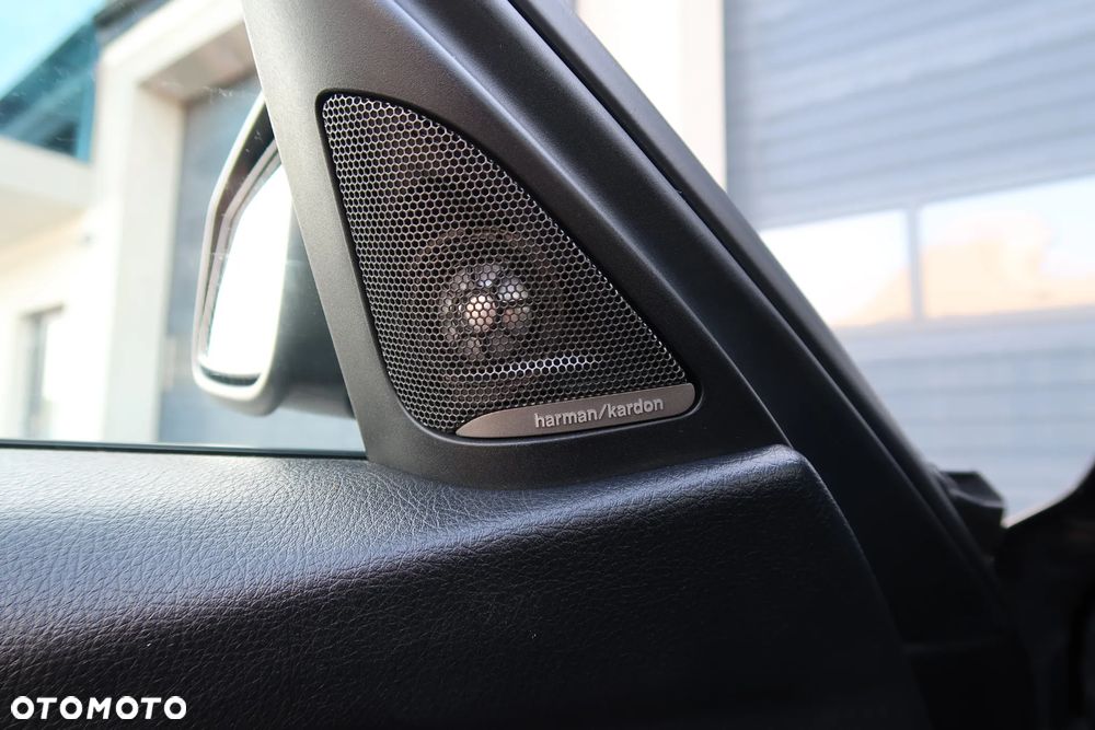 BMW Seria 3 335i xDrive M Sport - 27