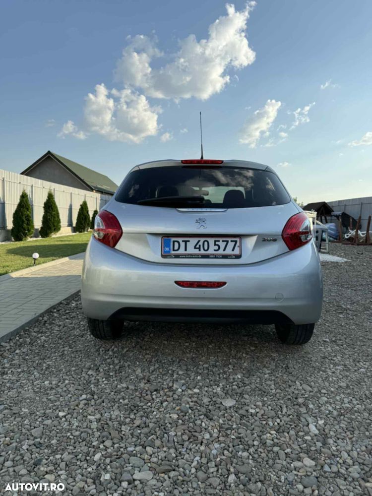 Peugeot 208 82 PureTech Style - 4