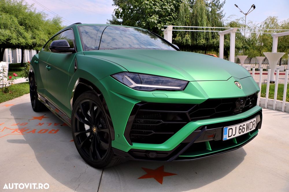Lamborghini URUS - 13