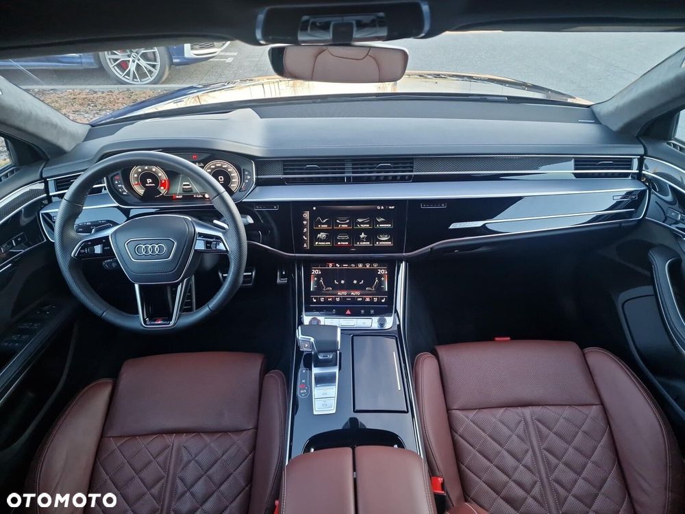 Audi S8 - 11