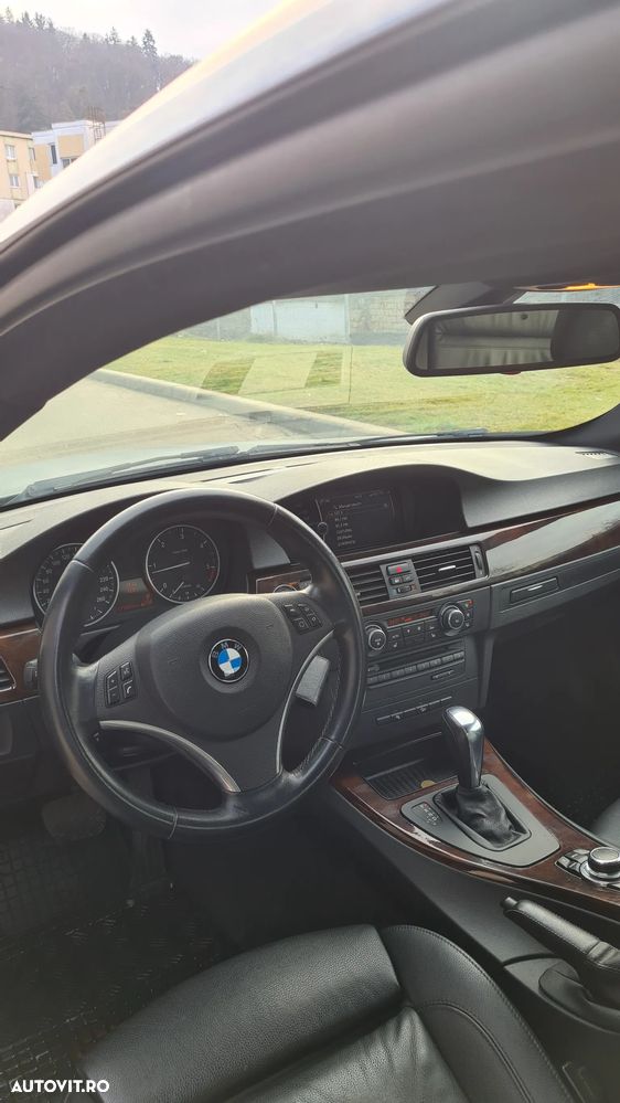 BMW Seria 3 320d xDrive Aut. Edition Exclusive - 9